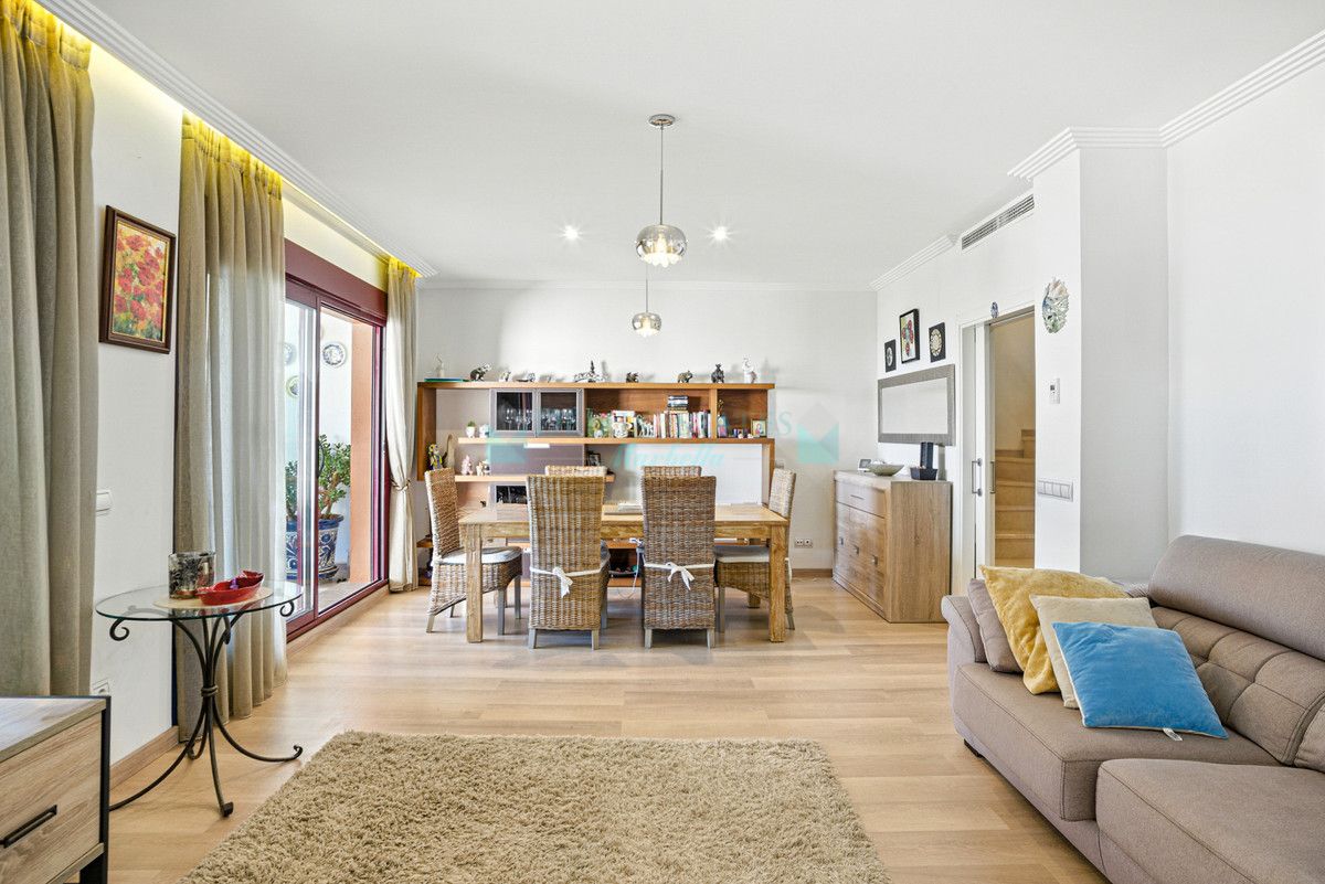 Town House for sale in Benahavis