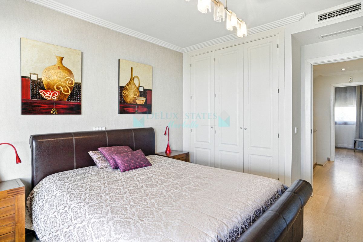 Town House for sale in Benahavis