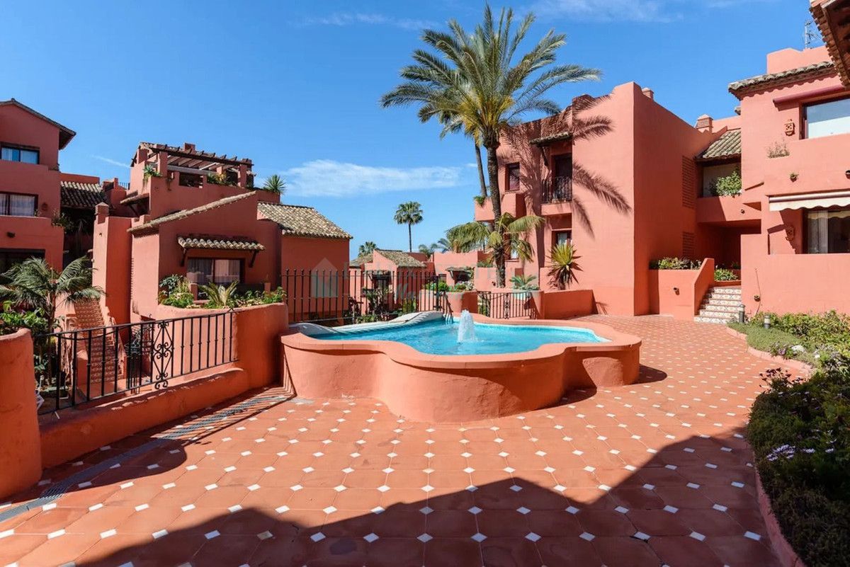 Apartment for sale in Elviria, Marbella East