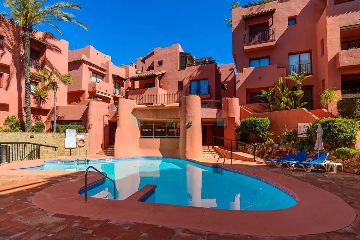 Apartment for sale in Elviria, Marbella East