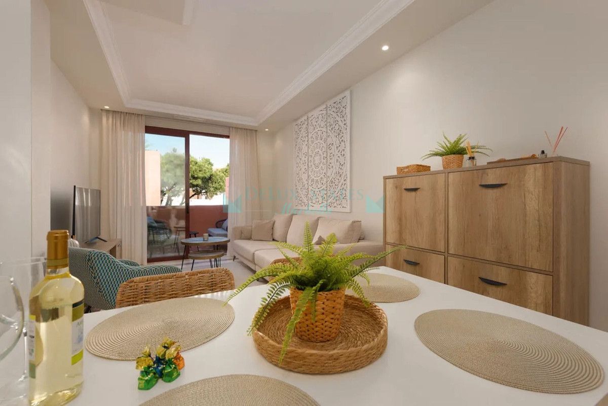 Apartment for sale in Elviria, Marbella East