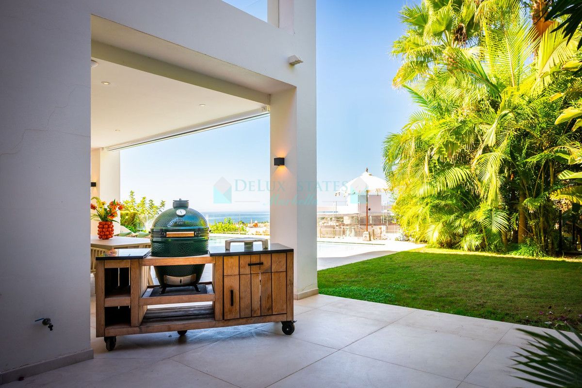 Villa for sale in Artola, Marbella East