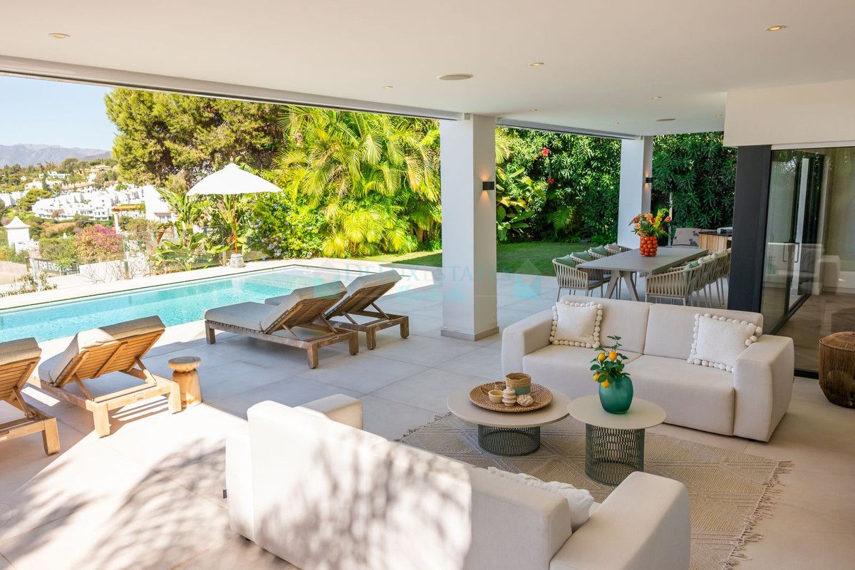 Villa for sale in Artola, Marbella East
