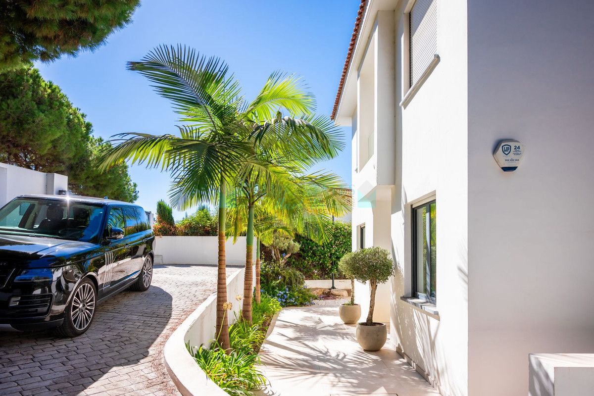 Villa for sale in Artola, Marbella East