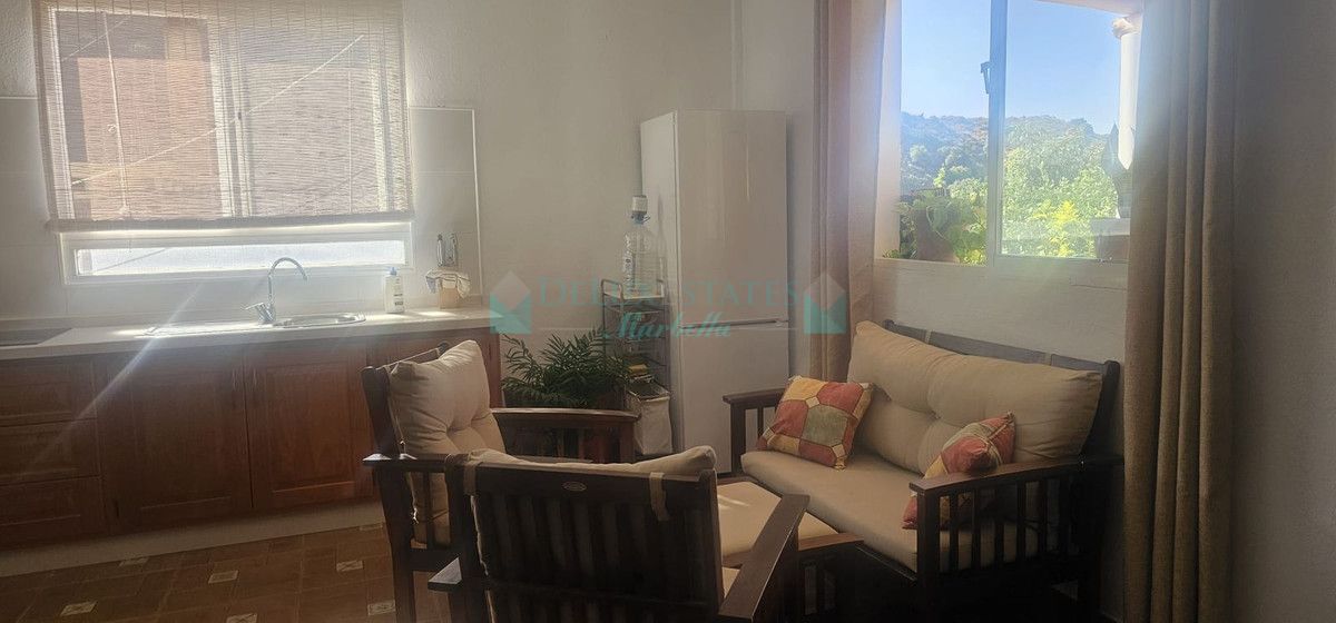 Finca for sale in Estepona