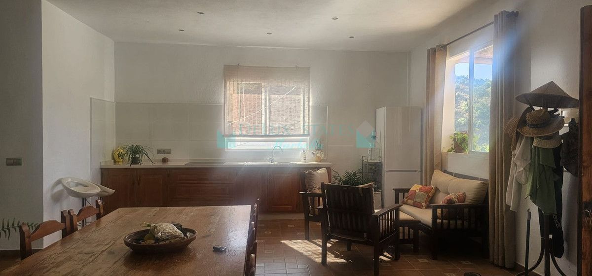 Finca for sale in Estepona