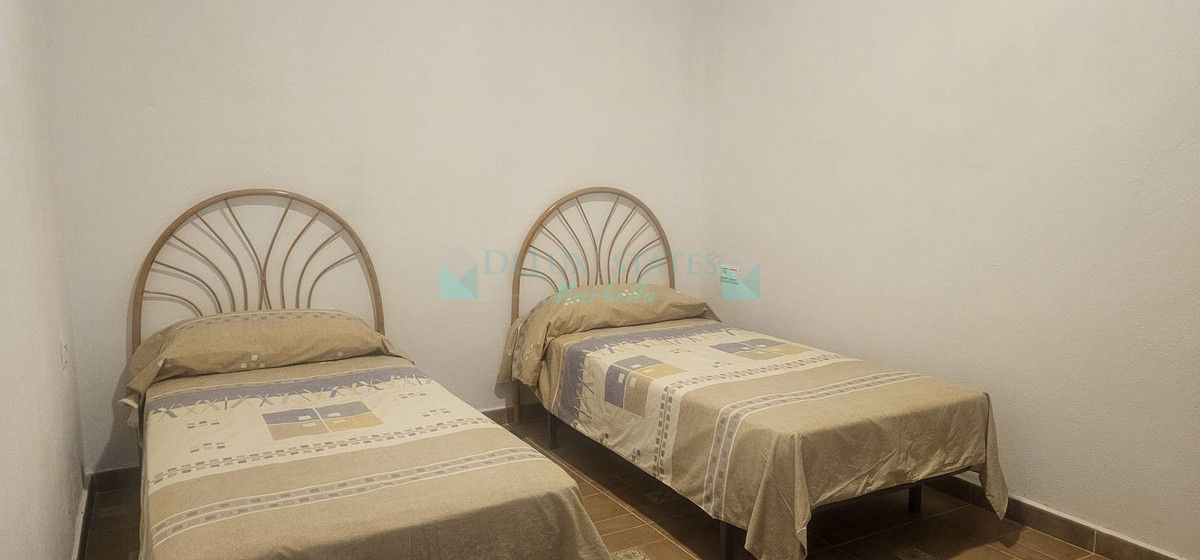 Finca for sale in Estepona