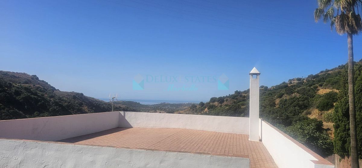 Finca for sale in Estepona