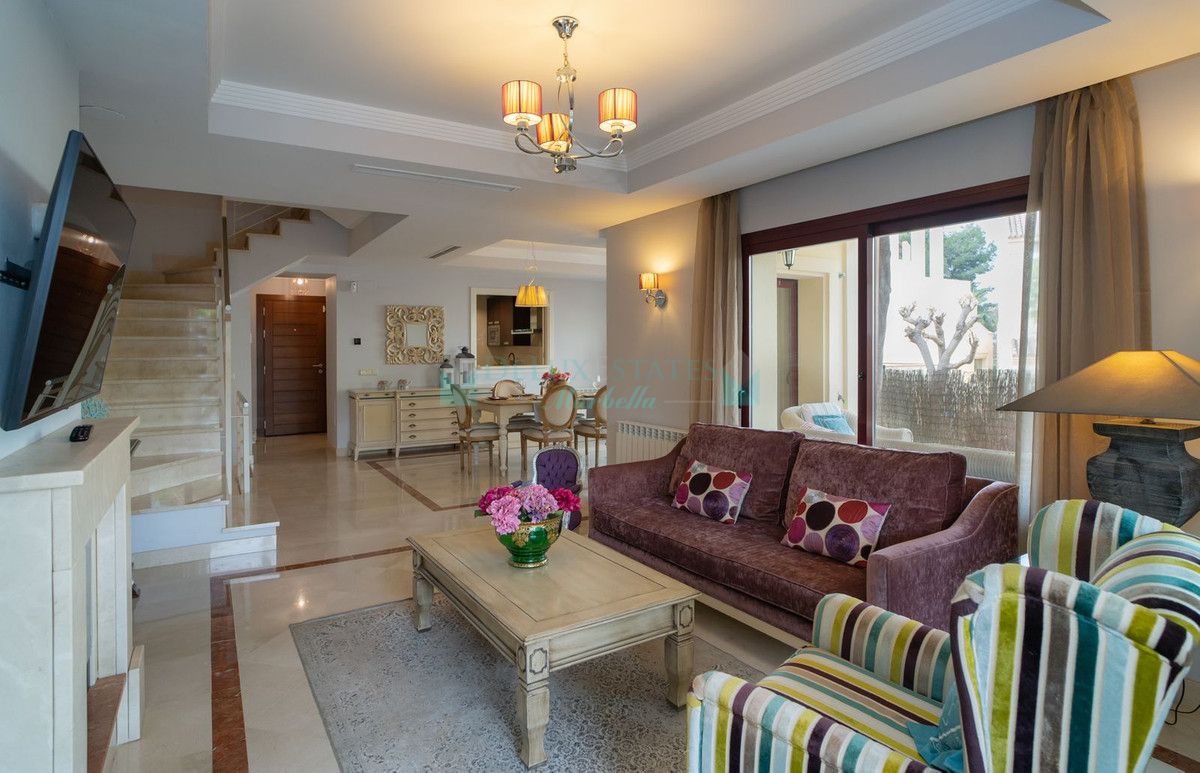 Town House for sale in Nueva Andalucia