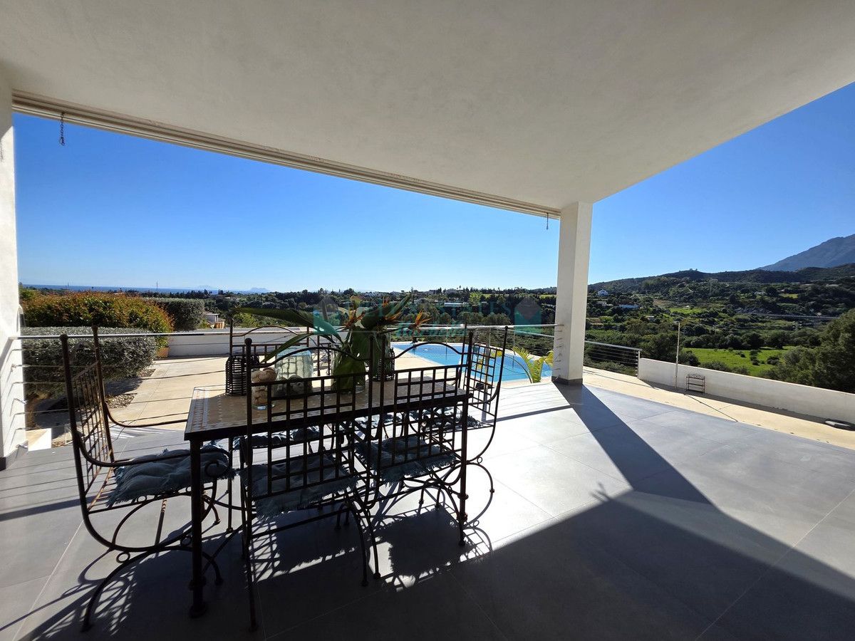 Villa for sale in Estepona