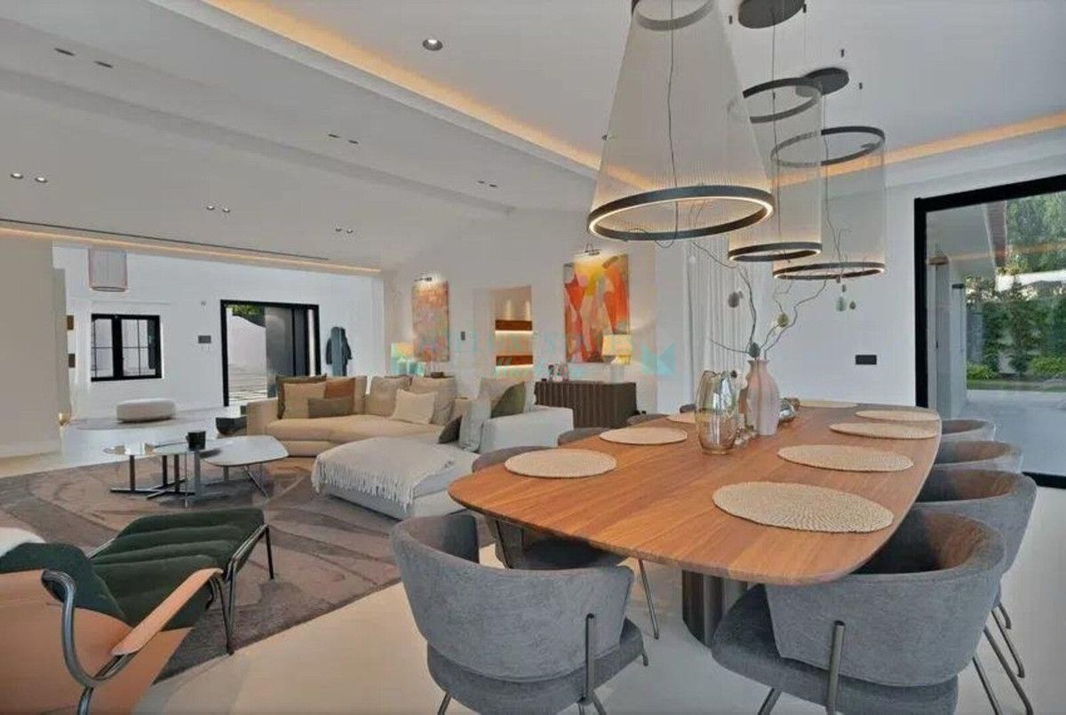 Villa for sale in Marbella - Puerto Banus