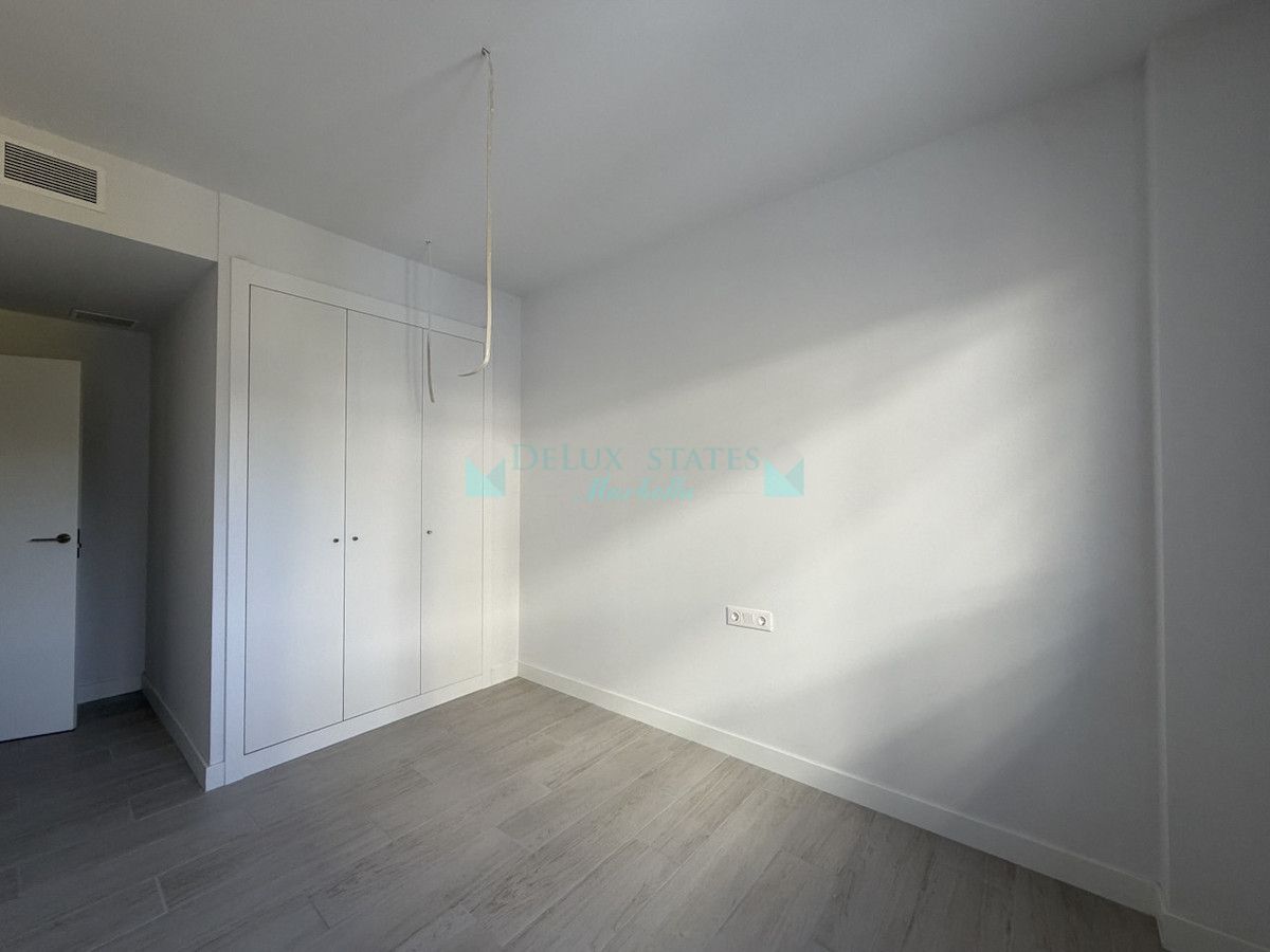Apartment for sale in Estepona