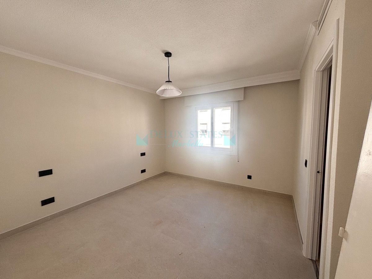 Apartamento en venta en Estepona