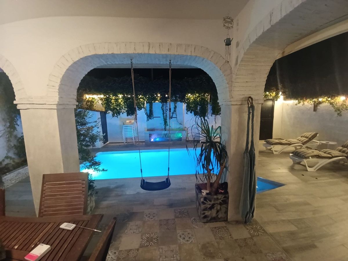 Town House for sale in Estepona