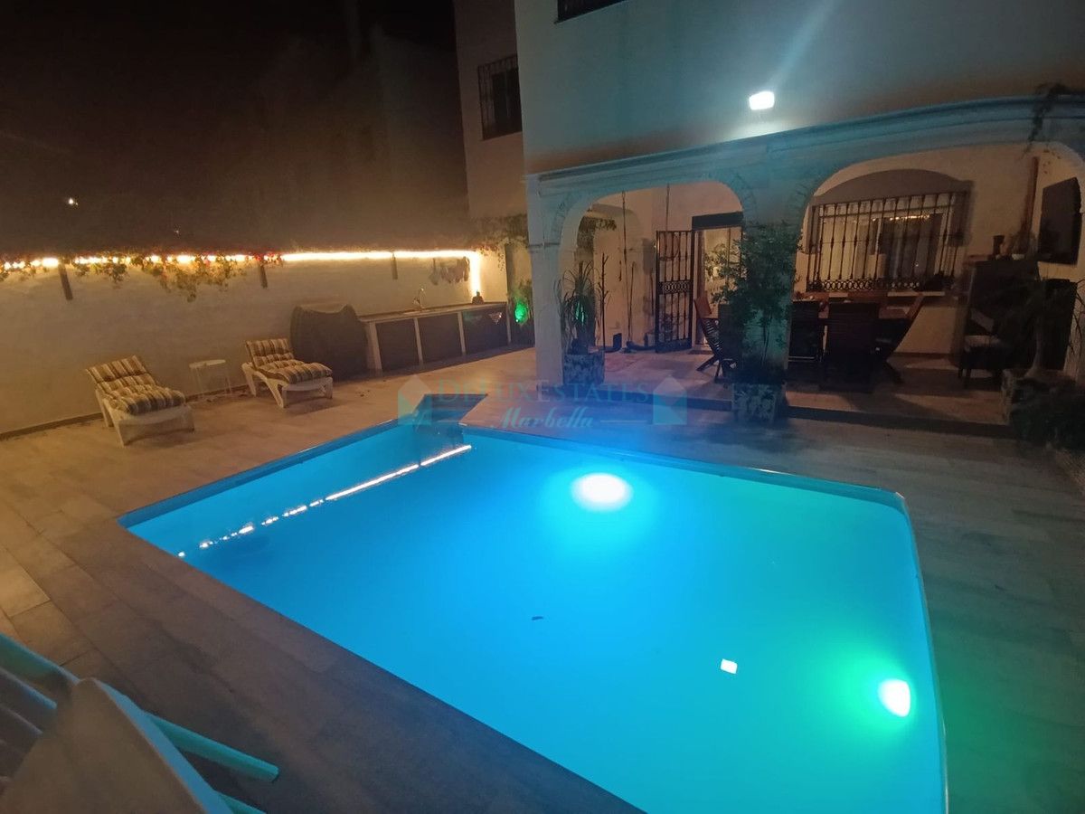 Town House for sale in Estepona