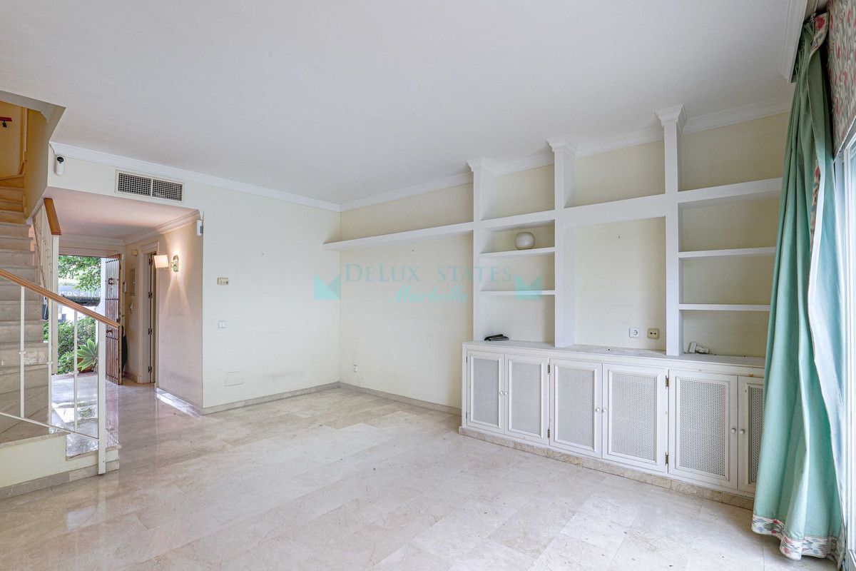 Town House for sale in La Quinta, Benahavis