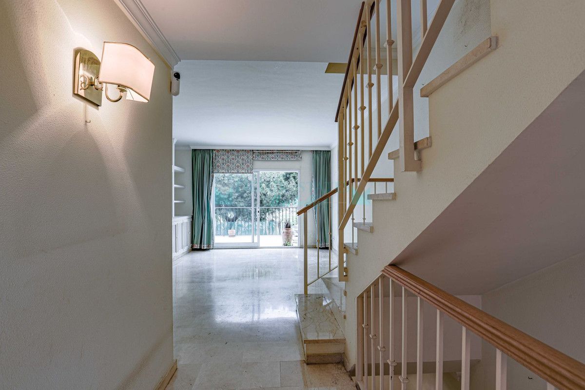 Town House for sale in La Quinta, Benahavis