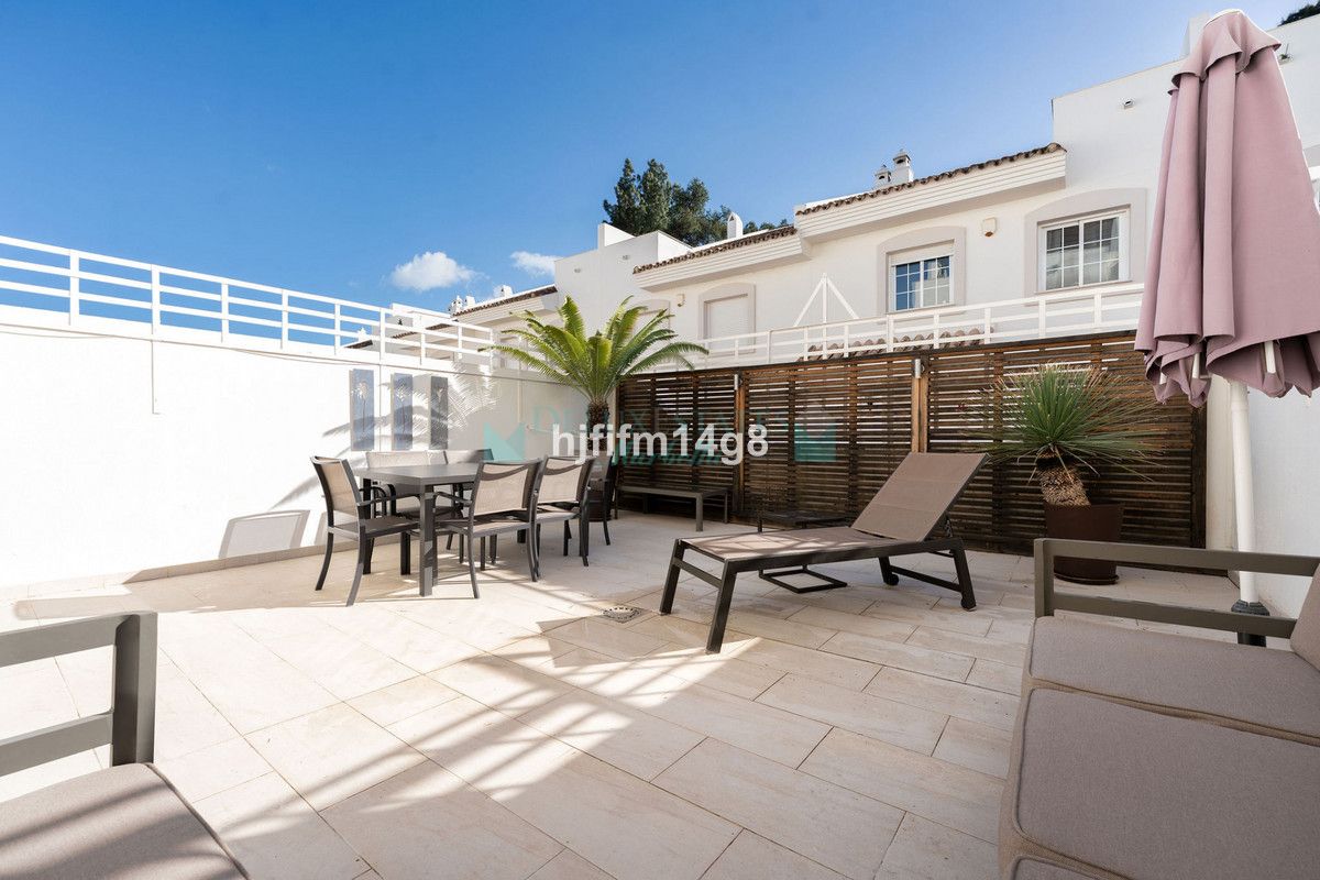 Town House for sale in Nueva Andalucia