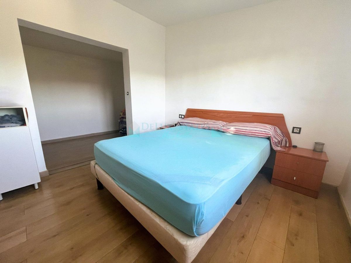 Villa Pareada en venta en Estepona