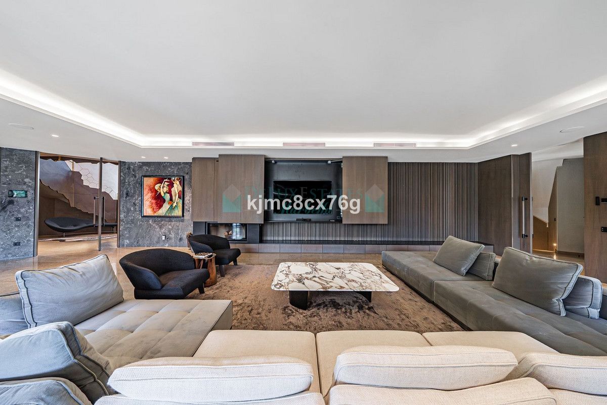 Villa for sale in Guadalmina Baja, San Pedro de Alcantara