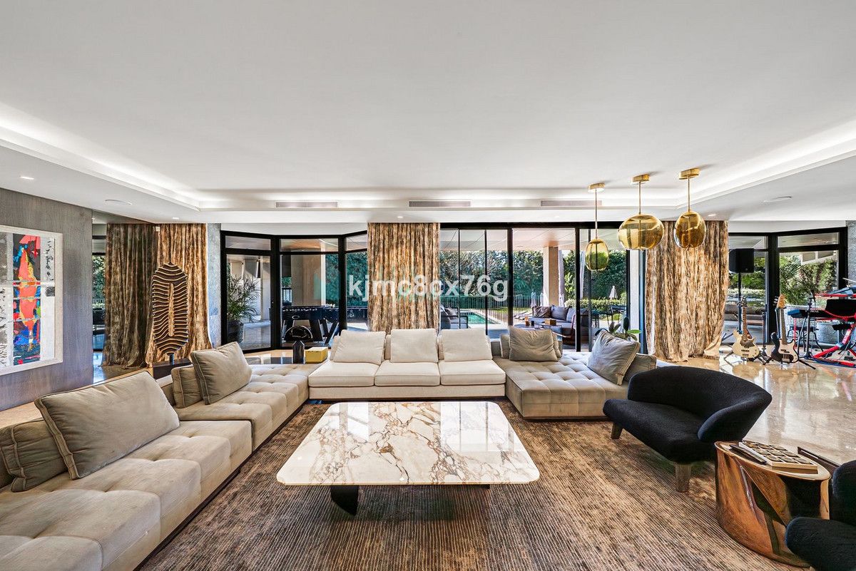 Villa for sale in Guadalmina Baja, San Pedro de Alcantara