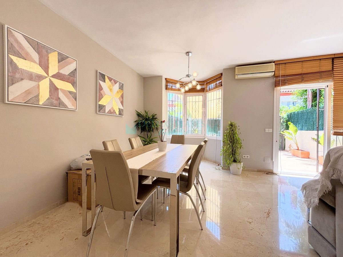 Town House for sale in Estepona