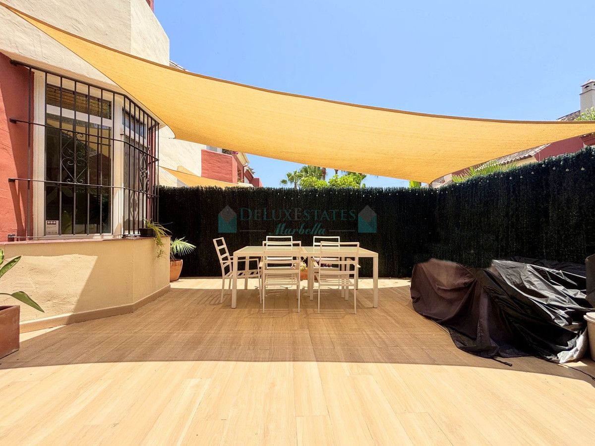 Town House for sale in Estepona