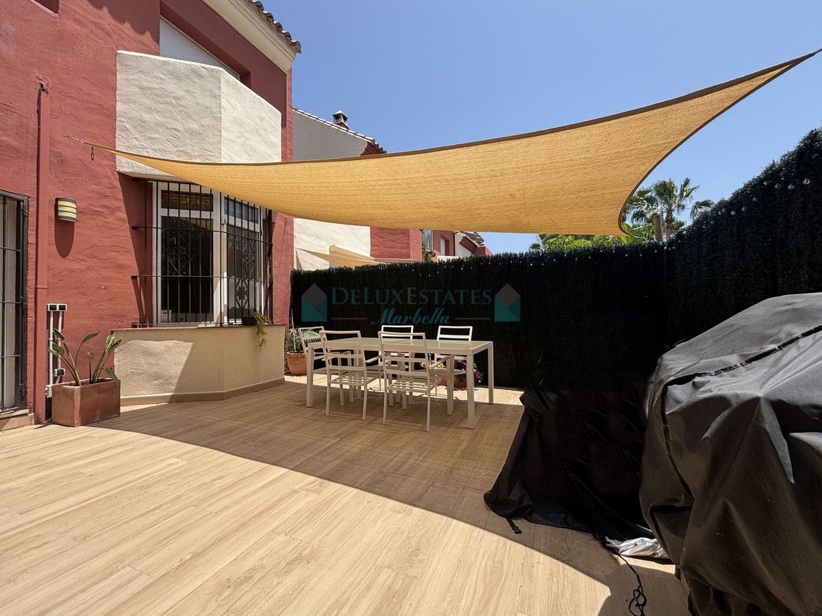 Town House for sale in Estepona