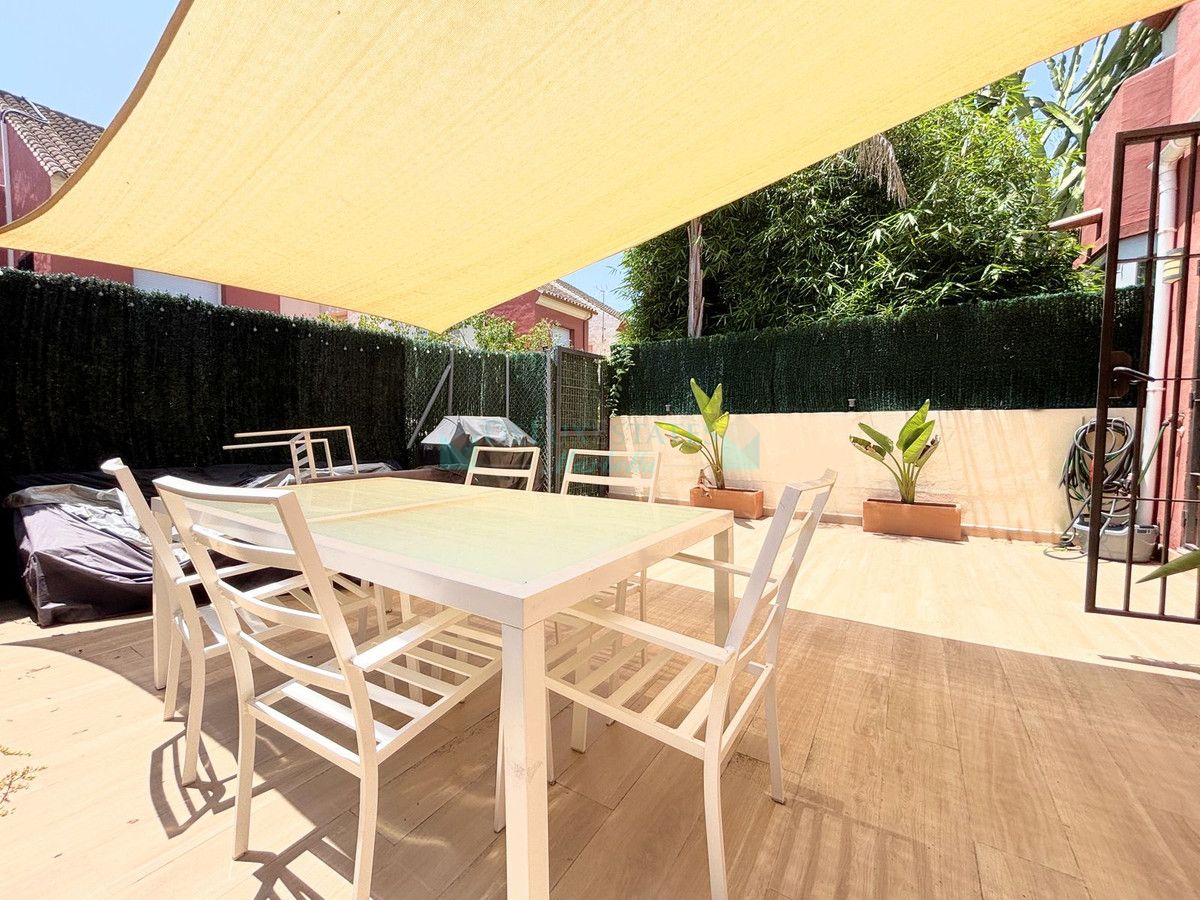 Town House for sale in Estepona