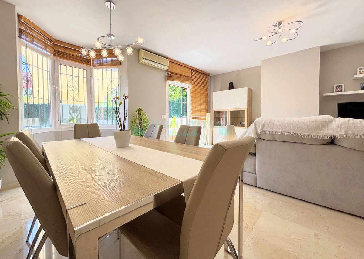 Town House for sale in Estepona