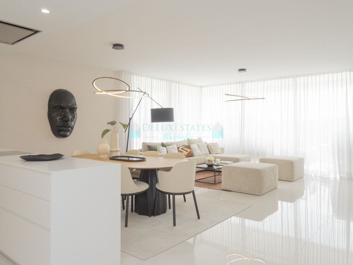 Apartamento en venta en Atalaya, Estepona