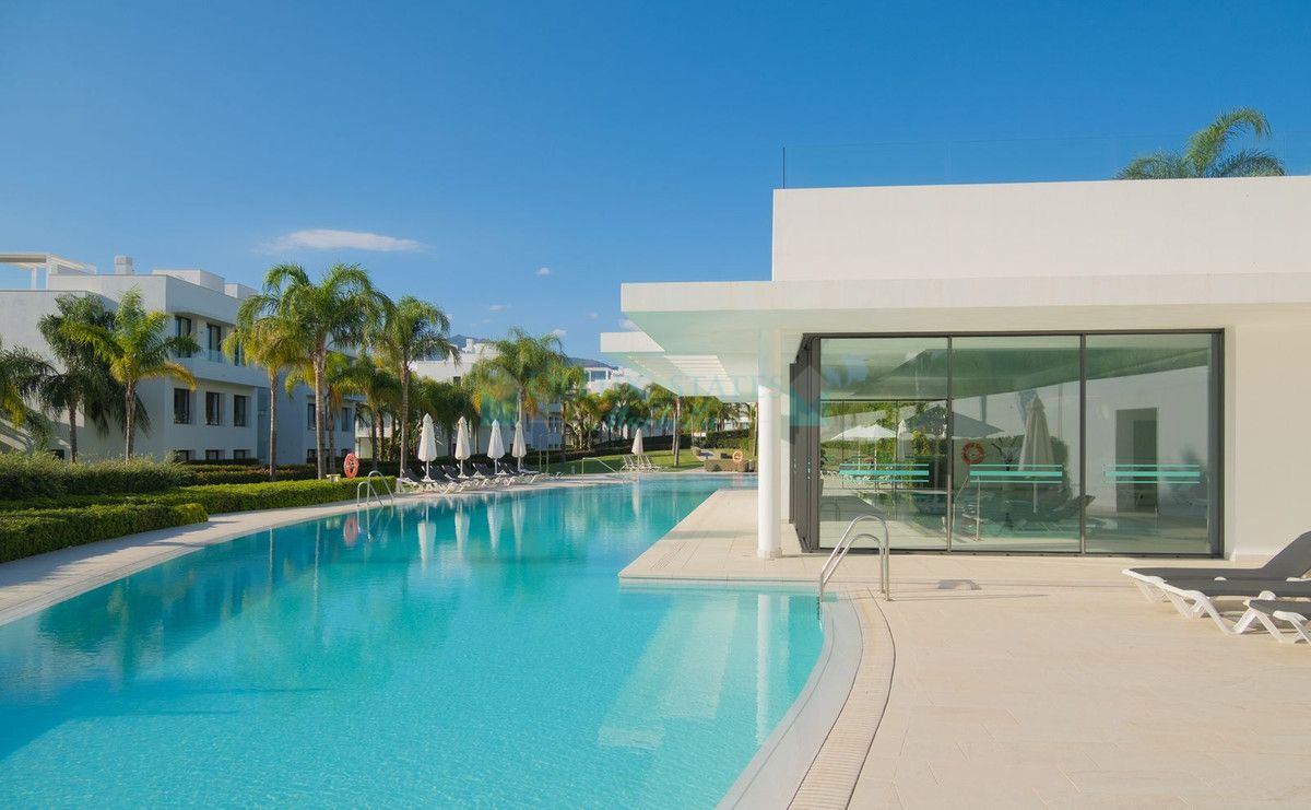 Apartamento en venta en Atalaya, Estepona