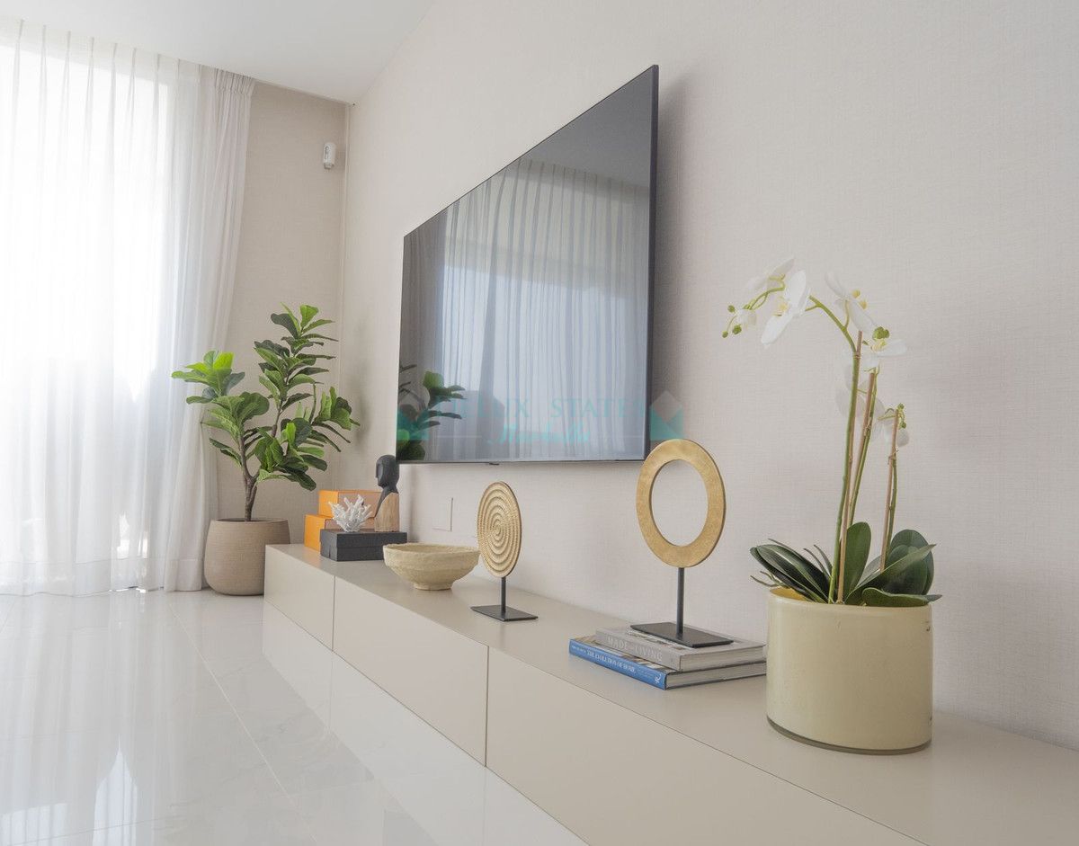 Apartamento en venta en Atalaya, Estepona