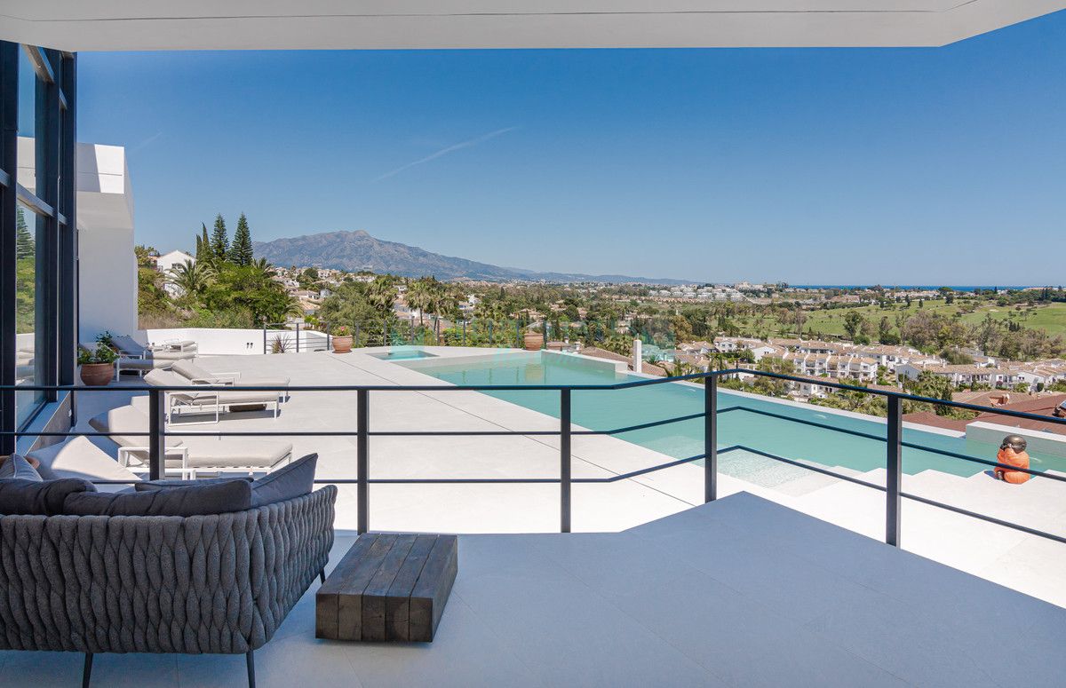 Villa for rent in Benahavis