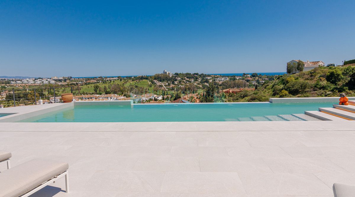 Villa for rent in Benahavis
