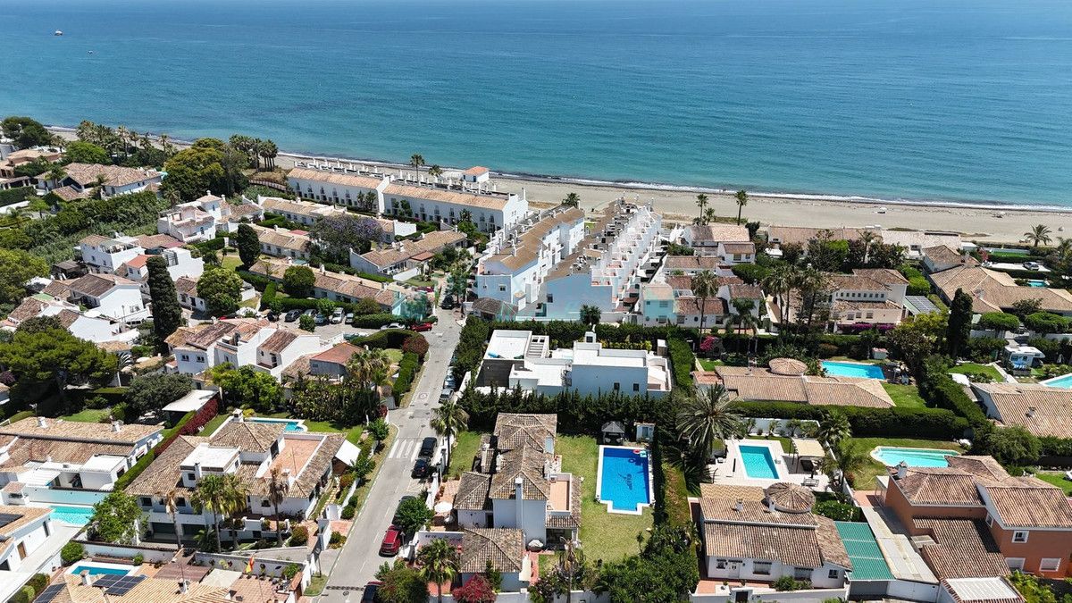 Villa en venta en Estepona