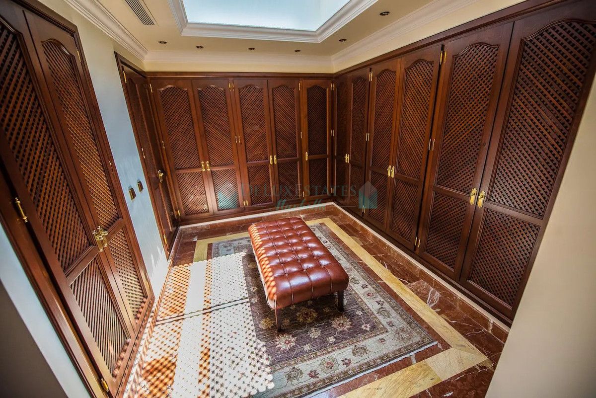 Villa for sale in La Zagaleta, Benahavis