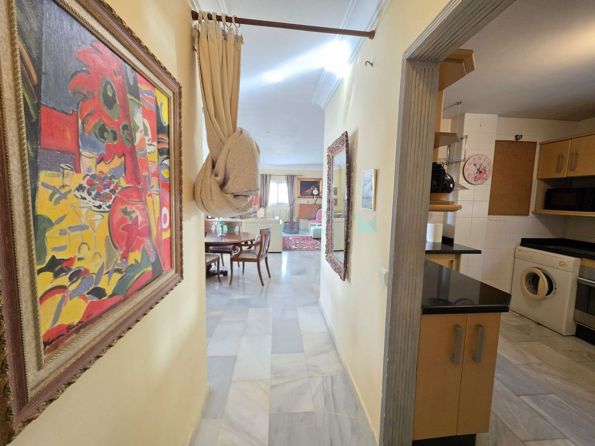 Apartment for sale in La Mairena, Marbella East