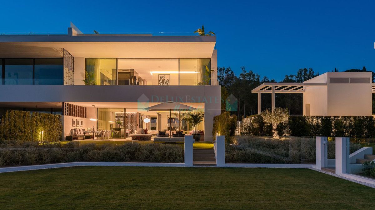 Semi Detached Villa for sale in Marbella