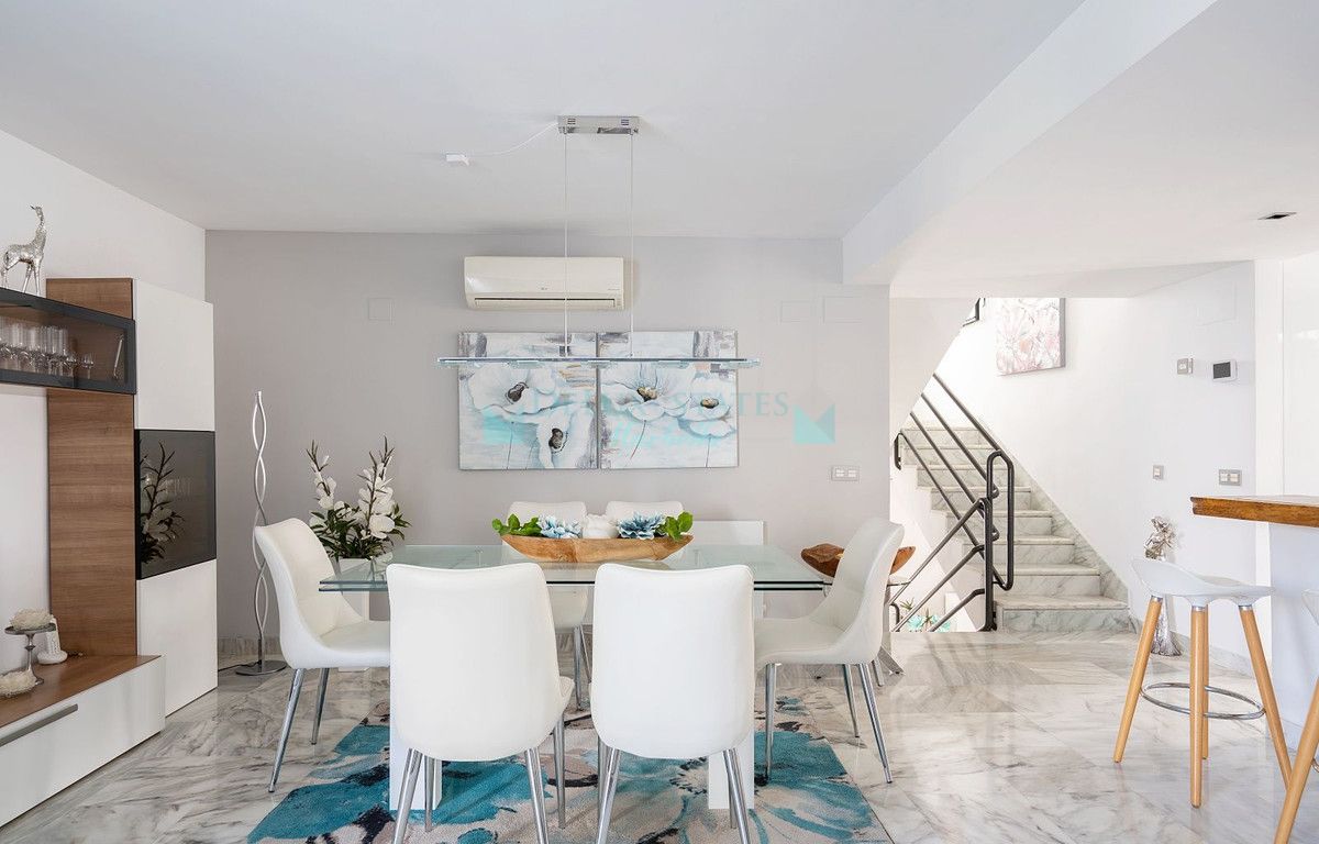 Town House for sale in Costalita, Estepona