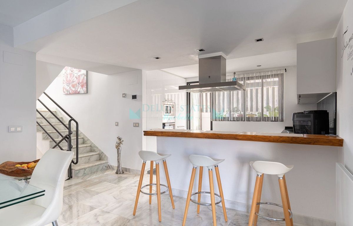 Town House for sale in Costalita, Estepona