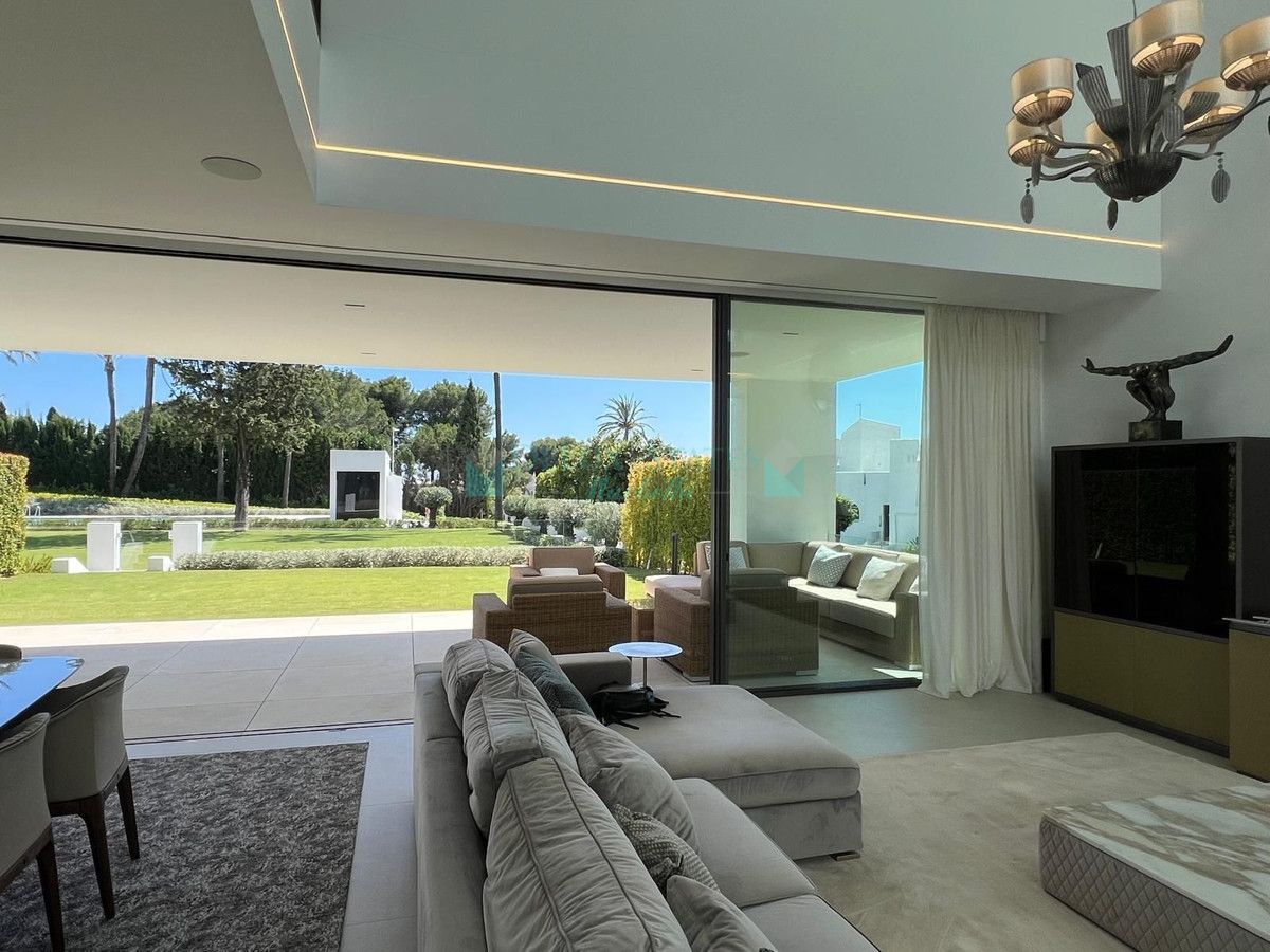 Semi Detached Villa for sale in Nueva Andalucia