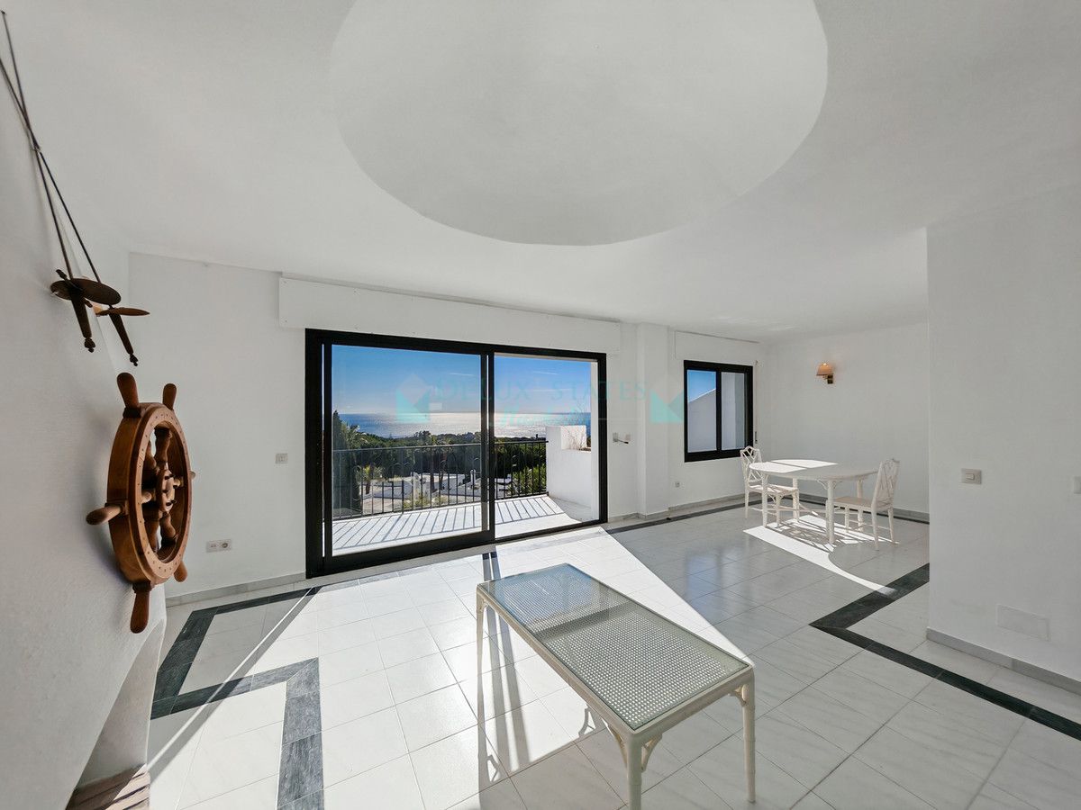 Town House for sale in Cabopino, Marbella East