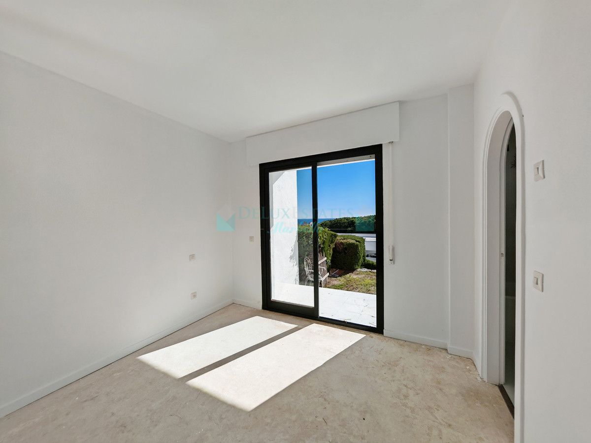 Town House for sale in Cabopino, Marbella East