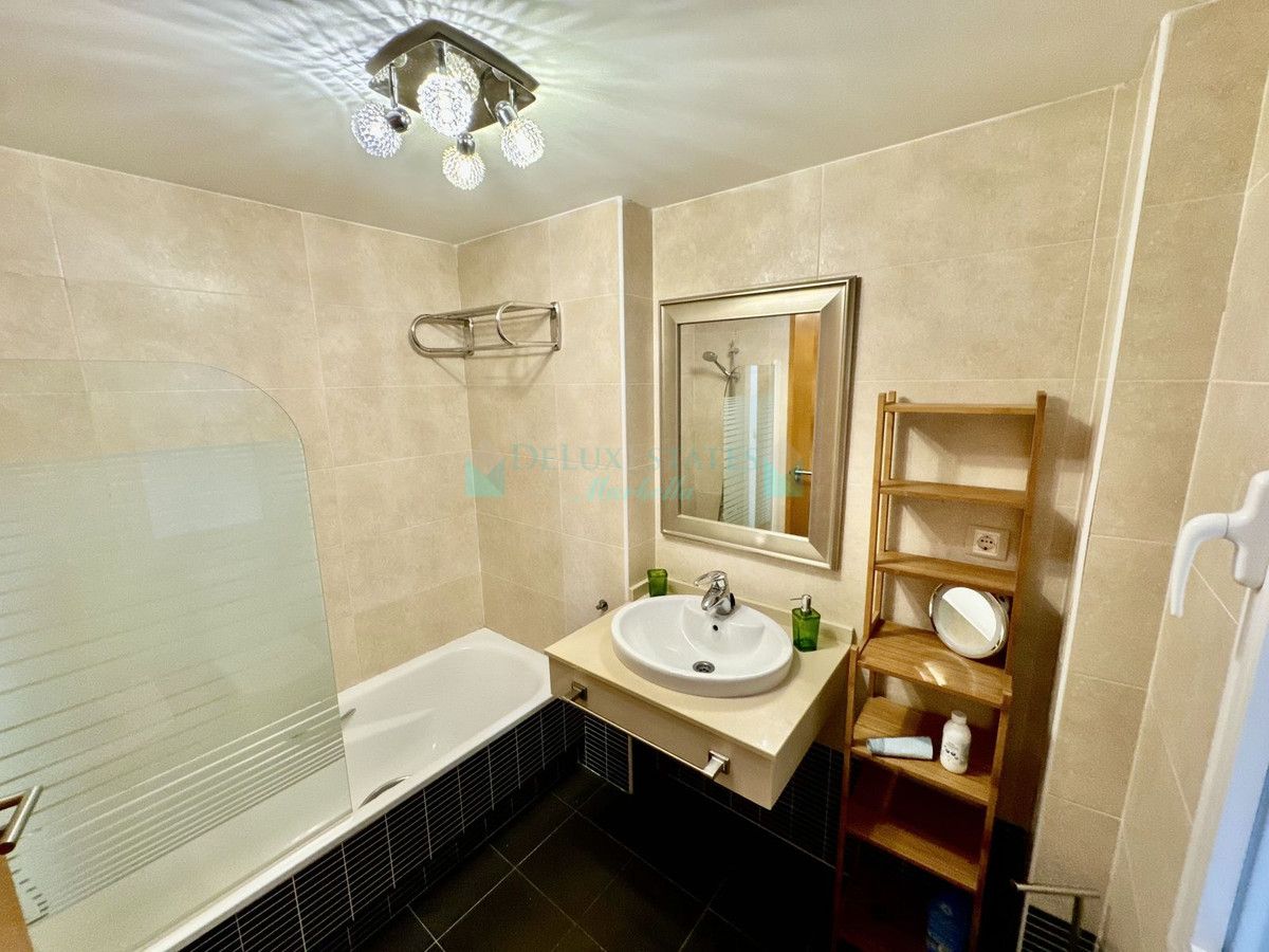 Apartment for sale in Estepona