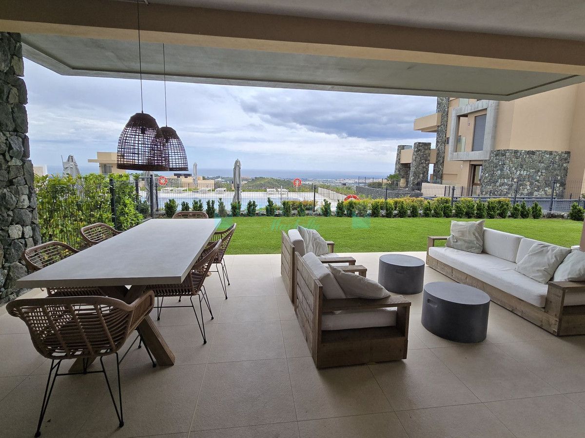 Ground Floor Apartment for sale in Benahavis