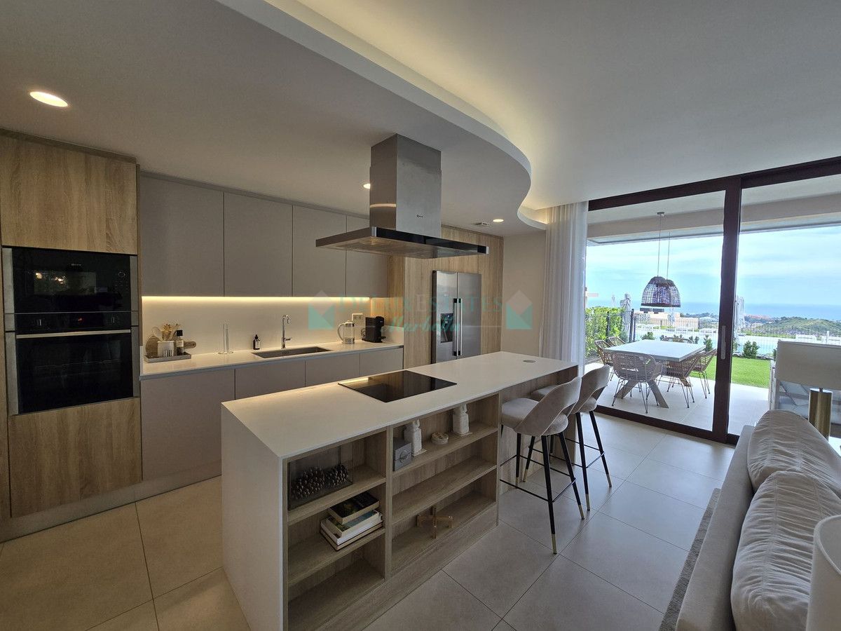 Ground Floor Apartment for sale in Benahavis
