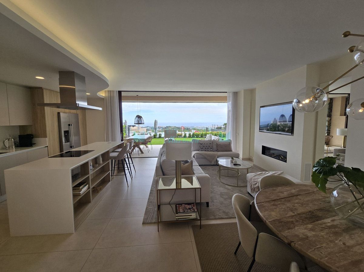 Ground Floor Apartment for sale in Benahavis