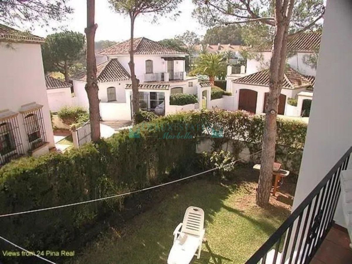 Villa for sale in Estepona