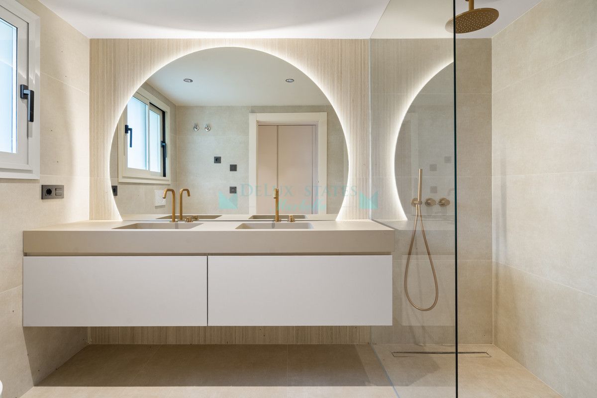 Ground Floor Apartment for sale in Nueva Andalucia